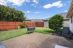 210 Bluebonnet Ln, Waxahachie, TX 75165 - Photo 3