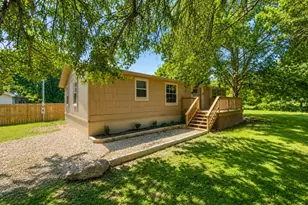 205 W Long St, Elm Mott, TX 76640 - Photo 15