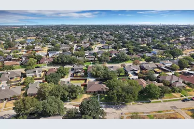 2611 Fallcreek Drive, Carrollton, TX 75006 - Photo 5
