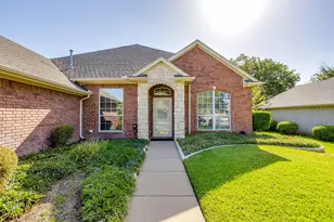 348 Marine Ln, Saginaw, TX 76179 - Photo 3