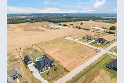 1204 Explorer Lane, Granbury, TX 76049 - Photo 9