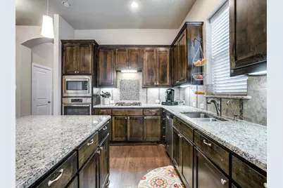 1010 Crystal Oak Lane, Arlington, TX 76005 - Photo 9