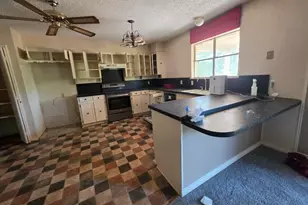 719 Ridgeway Rd, Joshua, TX 76058 - Photo 5