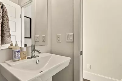 2472 Thatcher Drive, Dallas, TX 75206 - Photo 15