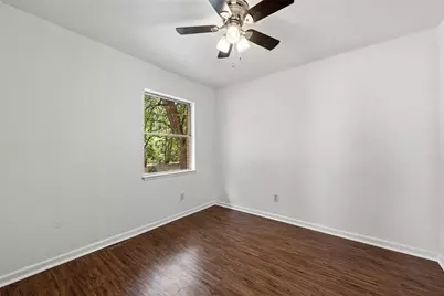 3812 Acree Street, Beverly Hills, TX 76711 - Photo 9