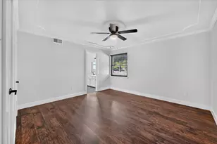 728 Douglas St, Burleson, TX 76028 - Photo 13