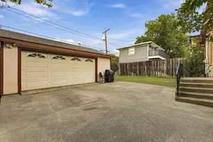 6317 Bryan Pkwy, Dallas, TX 75214 - Photo 37