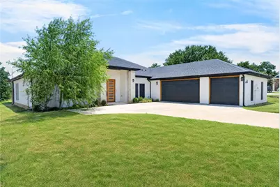 4013 Legend Trail, Granbury, TX 76049 - Photo 31