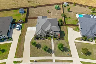136 Sapphire Ln, Waxahachie, TX 75165 - Photo 3