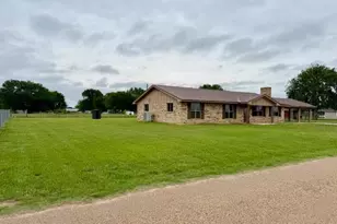 22184 Old River Rd, Trinidad, TX 75163 - Photo 3
