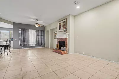 2707 Meadow Lake Drive, Grand Prairie, TX 75050 - Photo 13