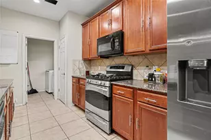 2707 Meadow Lake Dr, Grand Prairie, TX 75050 - Photo 3