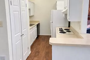 9600 Royal Ln, Dallas, TX 75243 - Photo 9