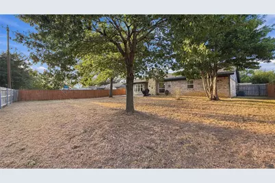 1800 Lexington Place, Bedford, TX 76022 - Photo 25