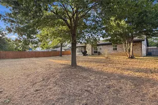 1800 Lexington Pl, Bedford, TX 76022 - Photo 25