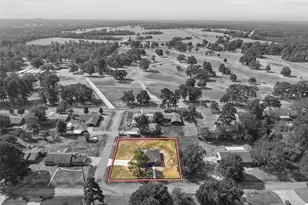 106 Royal St, Gilmer, TX 75645 - Photo 1