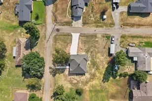 106 Royal St, Gilmer, TX 75645 - Photo 5