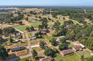 106 Royal St, Gilmer, TX 75645 - Photo 3