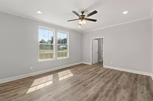 106 Royal St, Gilmer, TX 75645 - Photo 17
