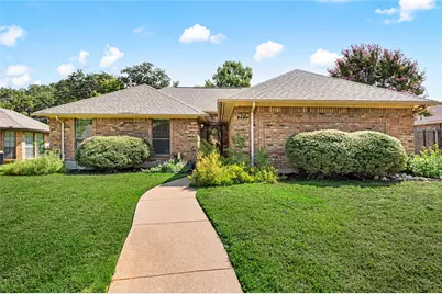 5433 Dana Point Drive, Arlington, TX 76017 - Photo 1