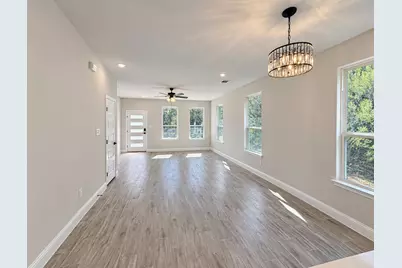 5907 Black Pine Circle, Granbury, TX 76048 - Photo 5