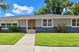 224 E 9th St, Bonham, TX 75418 - Photo 1