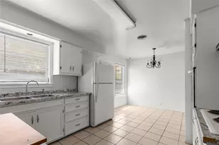 1710 W College St, Sherman, TX 75092 - Photo 13