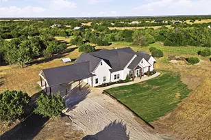 1045 Augustus Ct, Rio Vista, TX 76093 - Photo 5