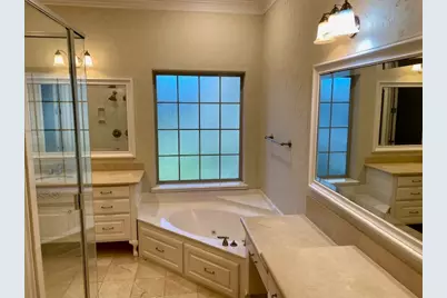 550 Rockingham Drive, Irving, TX 75063 - Photo 11