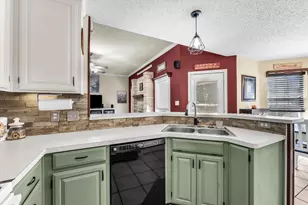 104 Topaz Cir, Hewitt, TX 76643 - Photo 11