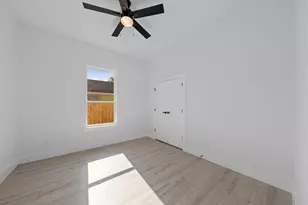 1429 E Ann Arbor Ave, Dallas, TX 75216 - Photo 19