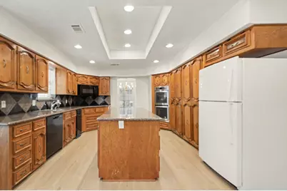 9632 Robin Meadow Drive, Dallas, TX 75243 - Photo 17