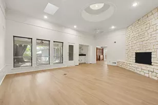 9632 Robin Meadow Dr, Dallas, TX 75243 - Photo 11