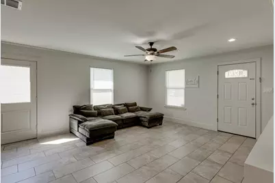 138 Erie Street, Gun Barrel City, TX 75156 - Photo 5