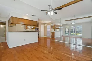1927 E Branch Hollow Dr, Carrollton, TX 75007 - Photo 9