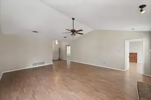 7 Mills Ct, Mansfield, TX 76063 - Photo 11