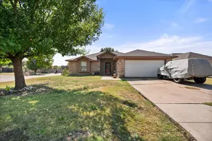 7 Mills Ct, Mansfield, TX 76063 - Photo 1