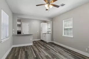 227 S Hampton Rd, Dallas, TX 75208 - Photo 5