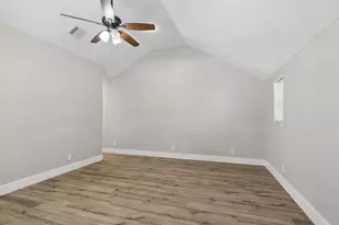 227 S Hampton Rd, Dallas, TX 75208 - Photo 11