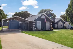 102 Oakwood Pl, Joshua, TX 76058 - Photo 3