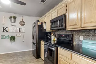 102 Oakwood Pl, Joshua, TX 76058 - Photo 9