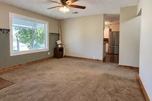 636 E Columbia Dr, Azle, TX 76020 - Photo 3