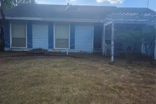 822 Woodrow St, Arlington, TX 76012 - Photo 1
