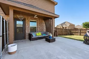 513 Clearlake Dr, Waxahachie, TX 75165 - Photo 7