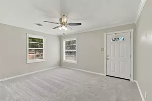 605 NE 33rd St, Grand Prairie, TX 75050 - Photo 5