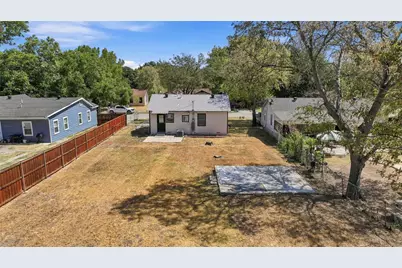 605 NE 33rd Street, Grand Prairie, TX 75050 - Photo 21