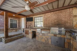 602 SE 18th St, Mineral Wells, TX 76067 - Photo 5