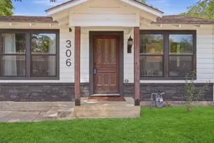 306 Lovelady St, Cleburne, TX 76033 - Photo 3