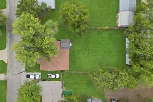306 Lovelady St, Cleburne, TX 76033 - Photo 39