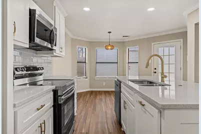 1301 Chapel Creek Road, Waco, TX 76712 - Photo 9